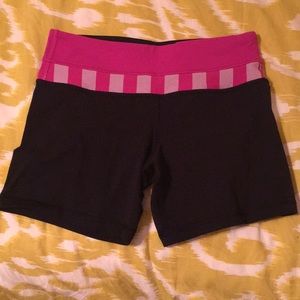 Lululemon compression shorts — never worn!